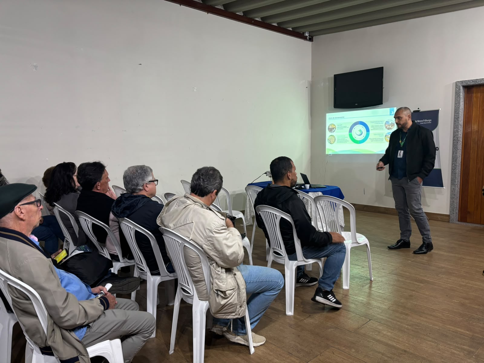 Reunião reúne moradores do Cônego para esclarecer dúvidas sobre implantação do Sistema de Esgotamento Sanitário