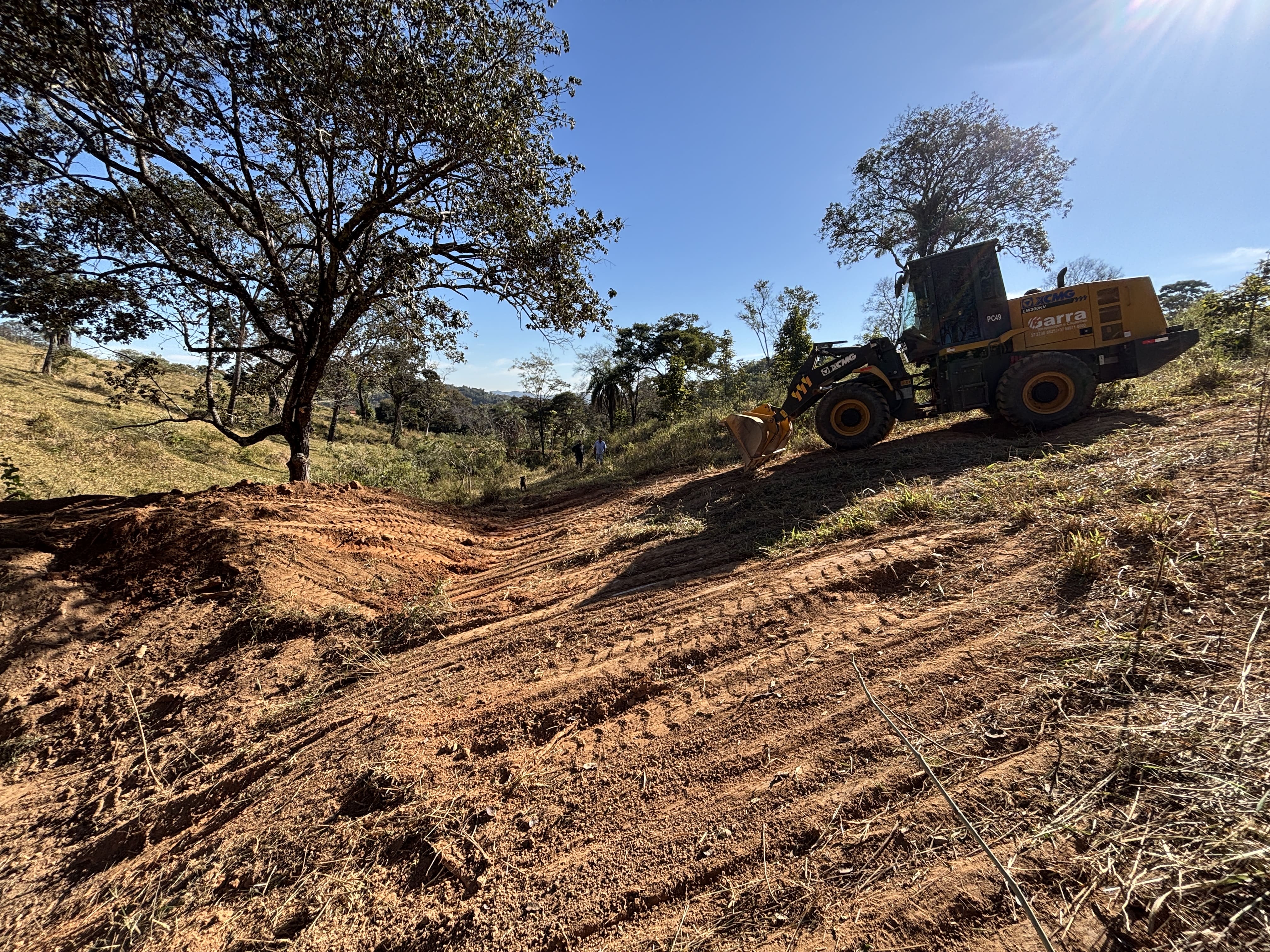 Águas de Pará de Minas inicia nova etapa do Programa Produtor de Águas com construção de barraginhas